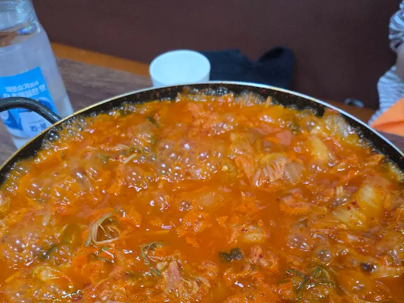 만우정 김치전골