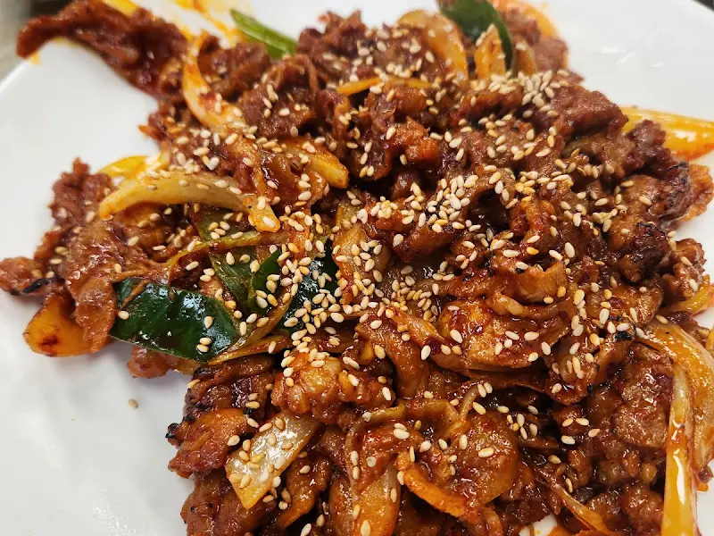 윤기가 흐르는 두루치기