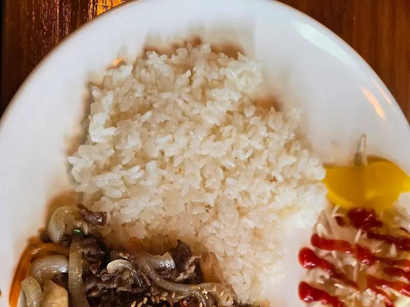 돈까스 정식의 밥