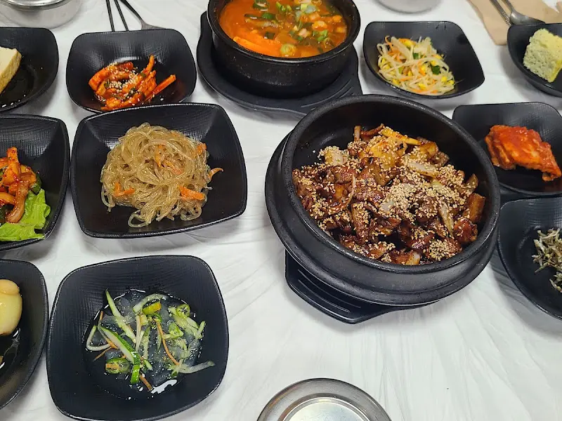 소망식당의 푸짐한 한 상 차림