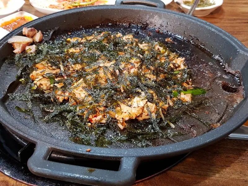 윤기가 흐르는 볶음밥