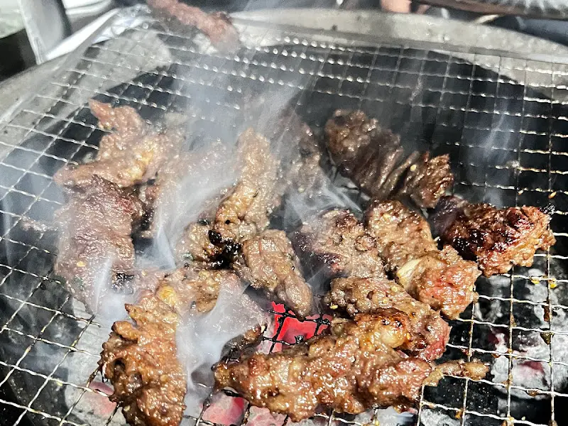 숯불에 구워지는 양념 소갈비살