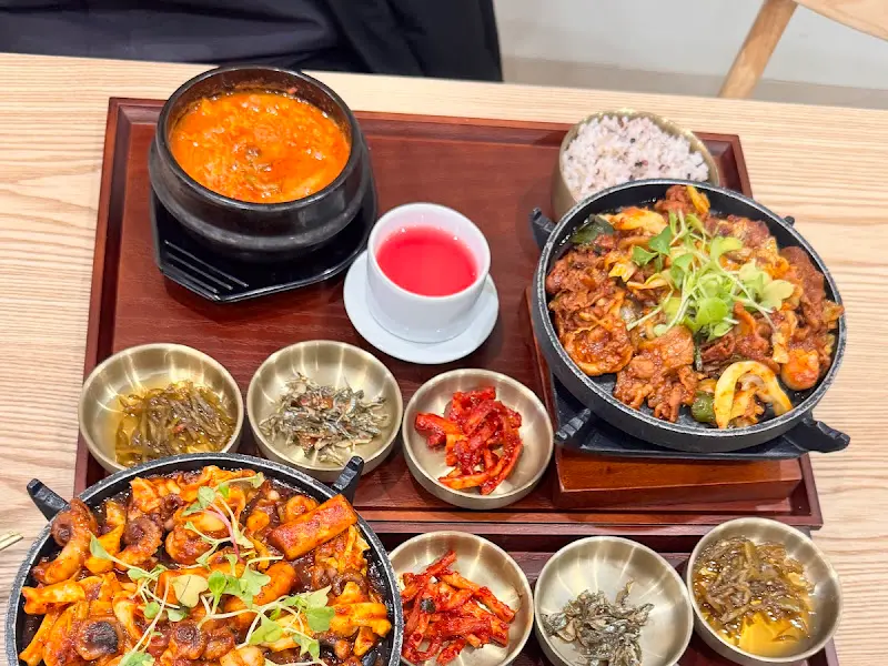 카페동이 대명역점 한상차림