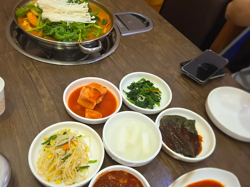 다양한 종류의 밑반찬