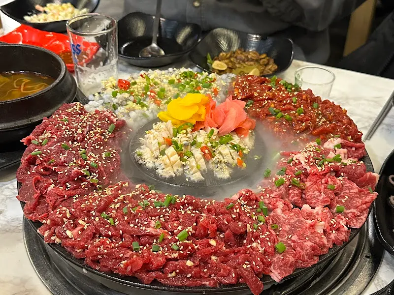 우아한삼합 전체 상차림