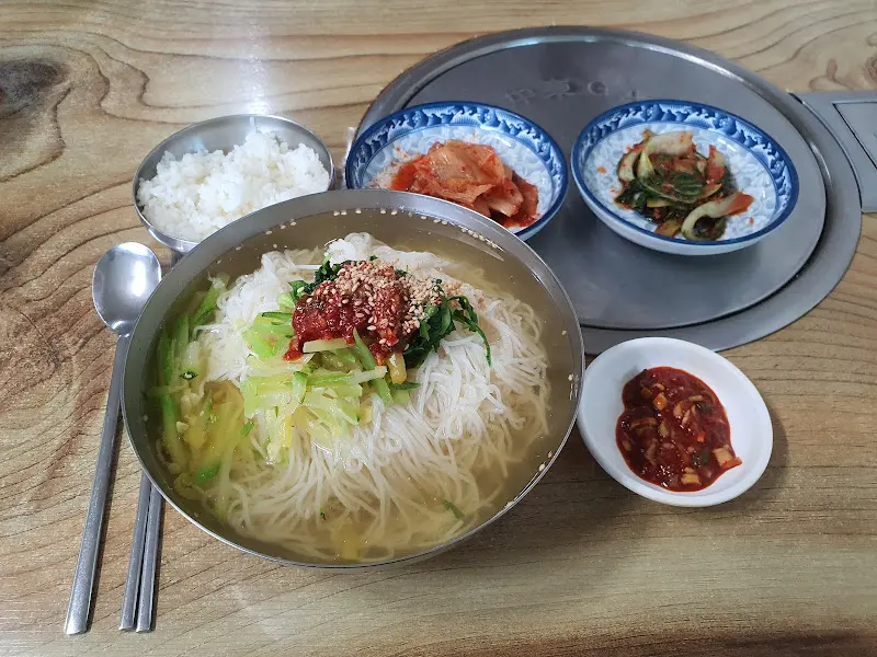 물국수 한상차림