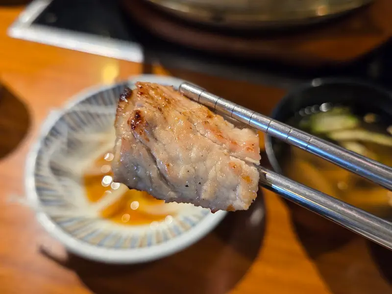 잘 구워진 돼지갈비