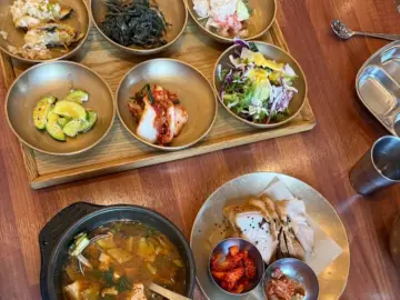 정갈한 풍미가 깃든 청주 한정식 맛집, 소연재 미평밥상에서의 잊지 못할 만찬