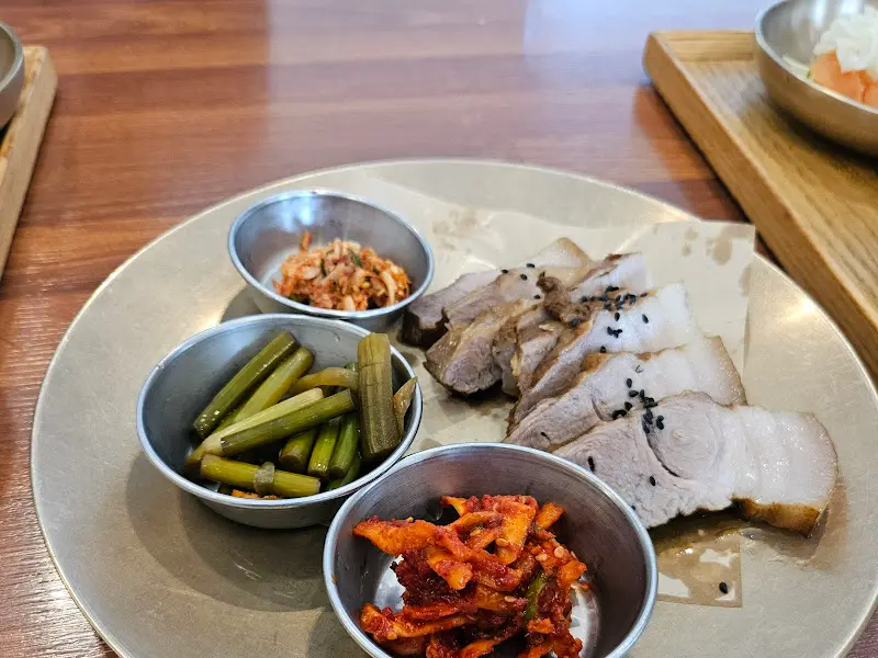 윤기 흐르는 솥밥