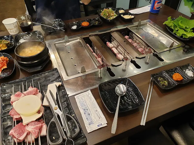 푸짐한 상차림 전체 샷