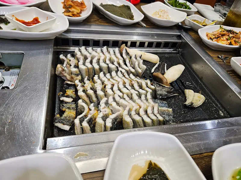 장어 굽는 모습