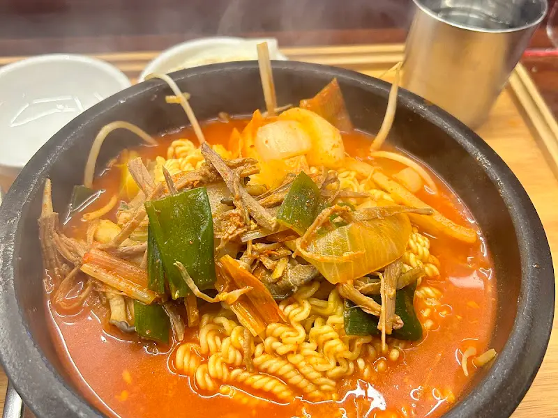 육갈라면 근접샷