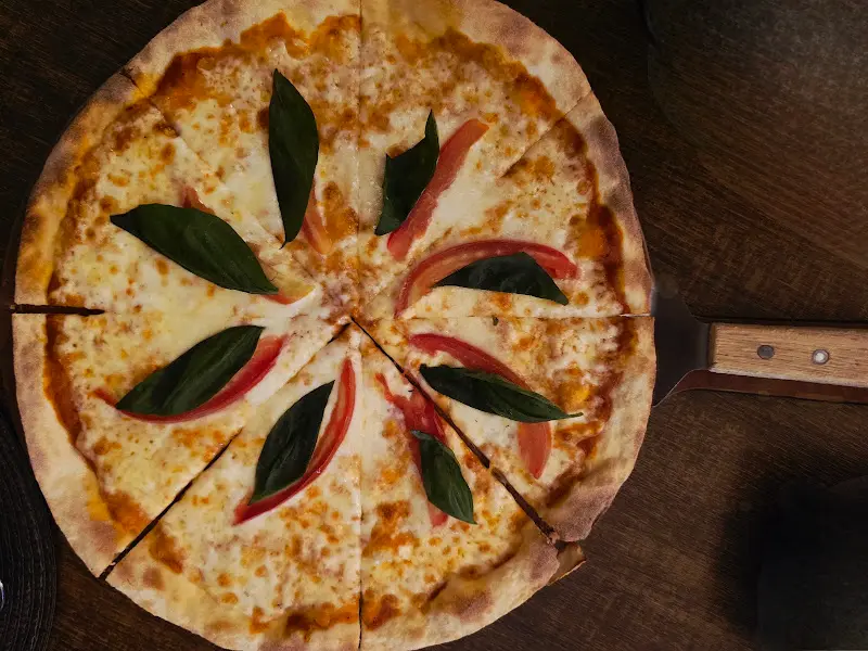 신선한 루꼴라 피자