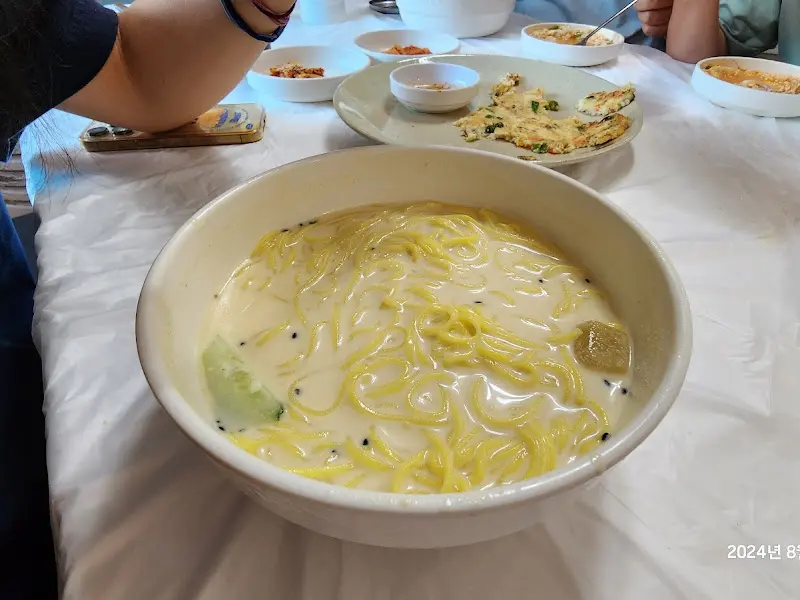 콩국수와 빈대떡