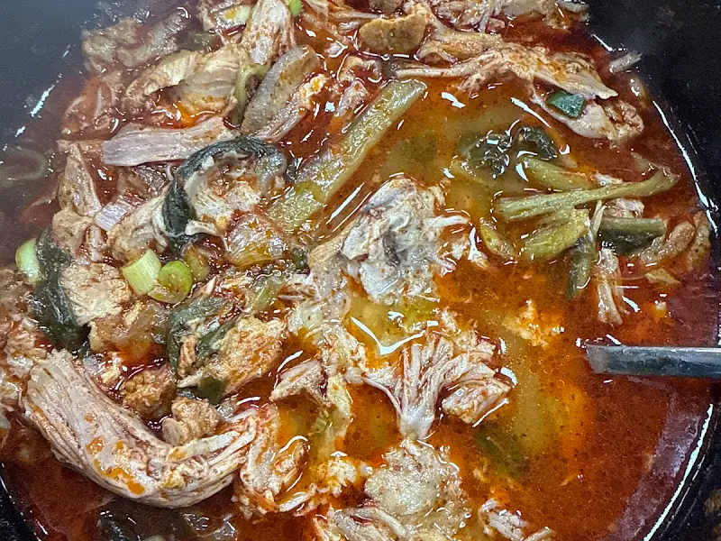 맘골식당 뼈해장국 국물