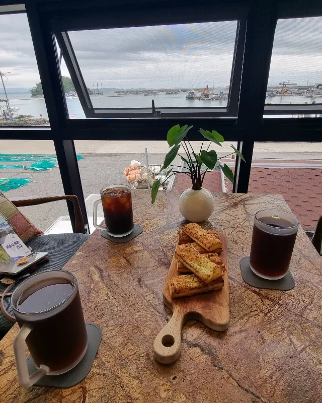 더덕라떼와 갈릭파이