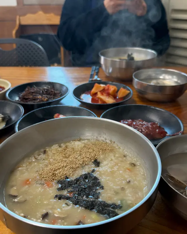 백합죽 한 상 차림