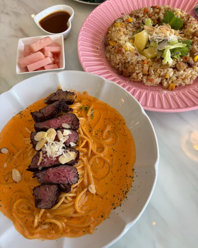 살치살 스테이크와 투움바 파스타