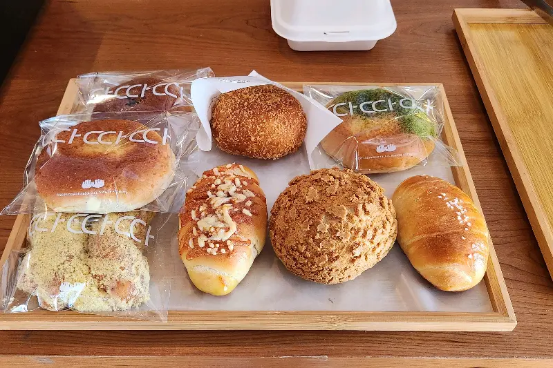 계란 샌드위치의 단면