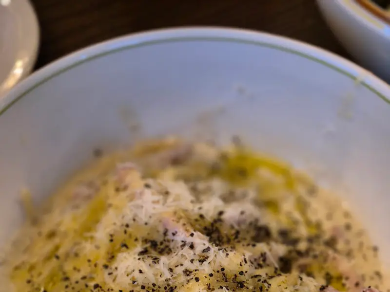 고소한 트러플 향이 가득한 크림 파스타