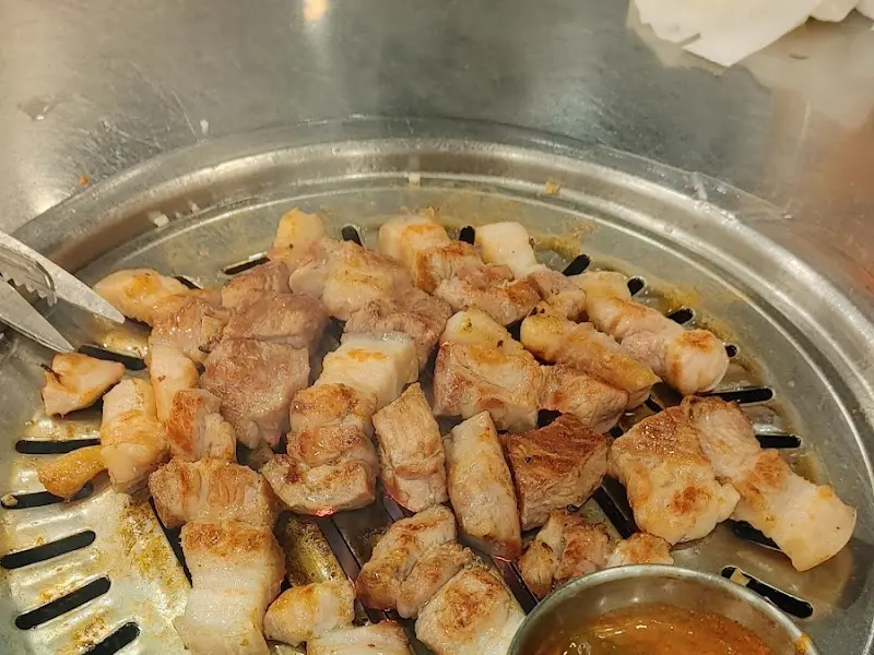 명리동식당 짜투리 고기