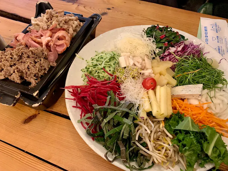 푸짐하게 차려진 월남쌈 한 상 차림