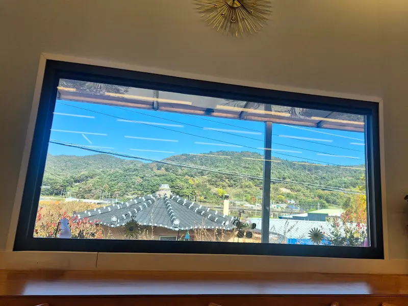 식당 창밖 풍경