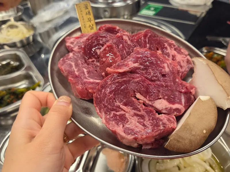 신선함이 느껴지는 홍대장 모둠 소고기