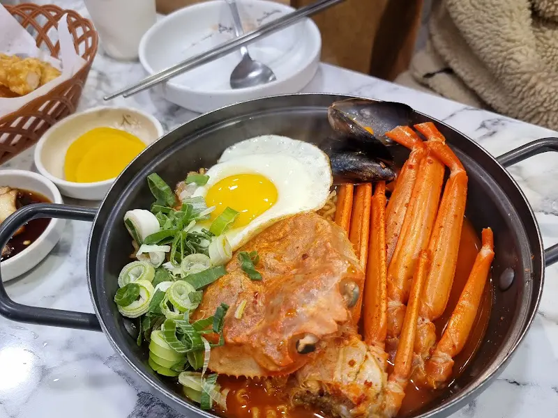 홍게라면 한상차림