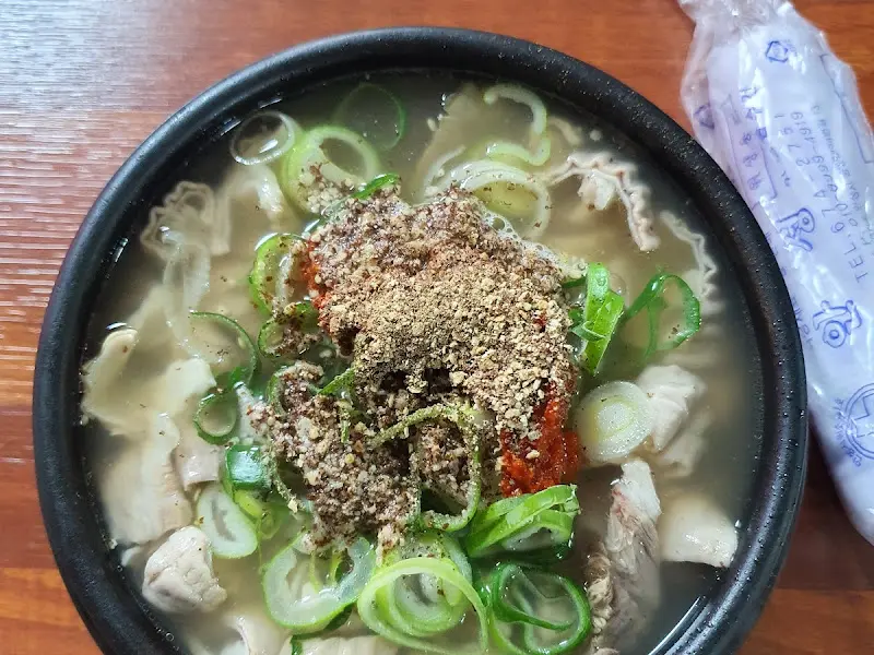 클로즈업 된 국밥의 모습