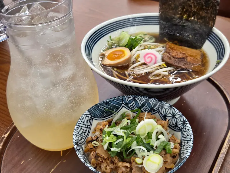 소유라멘과 미니 부타동, 샤인머스캣 에이드