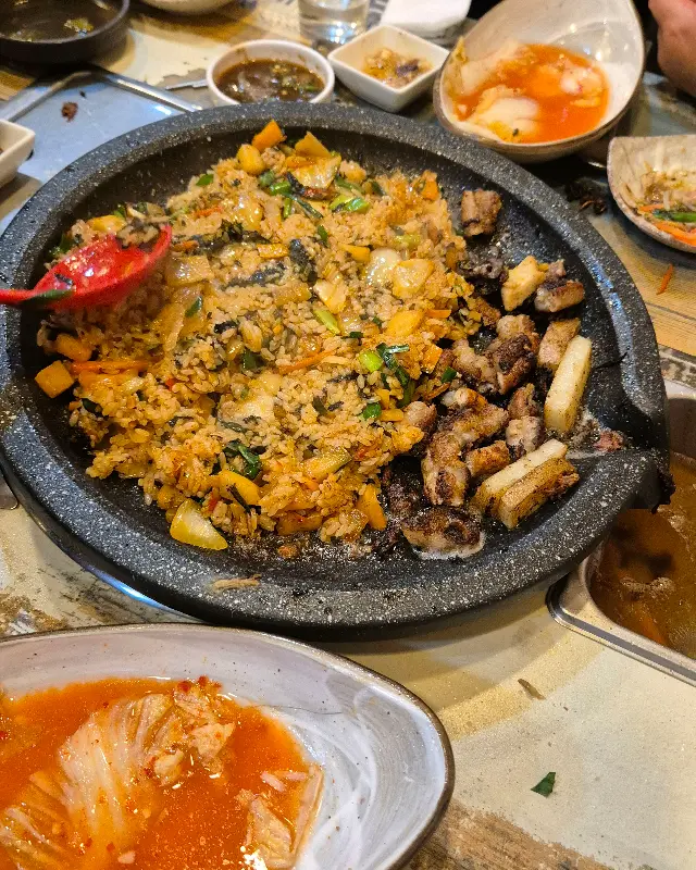 곱창 기름에 볶아 더욱 맛있는 볶음밥