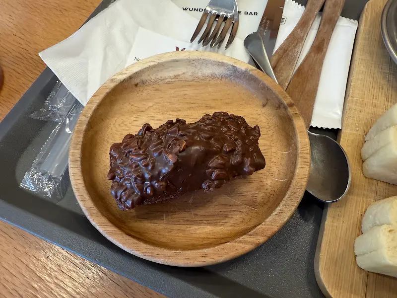 더블 초코 마카다미아 휘낭시에