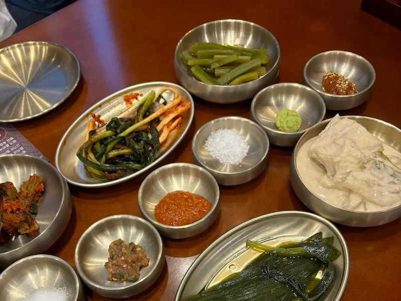 다양한 종류의 밑반찬