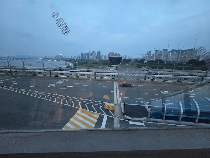 카페에서 바라본 동작대교