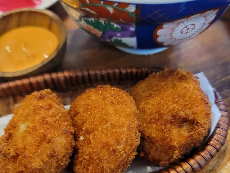 겉은 바삭하고 속은 촉촉한 고로케