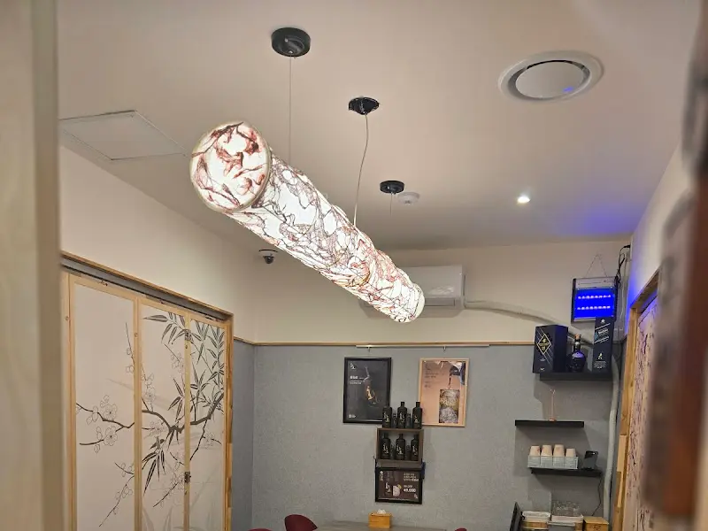 천장에 달려있는 독특한 조명