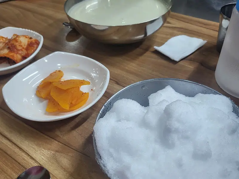 콩국수와 함께 나오는 반찬들