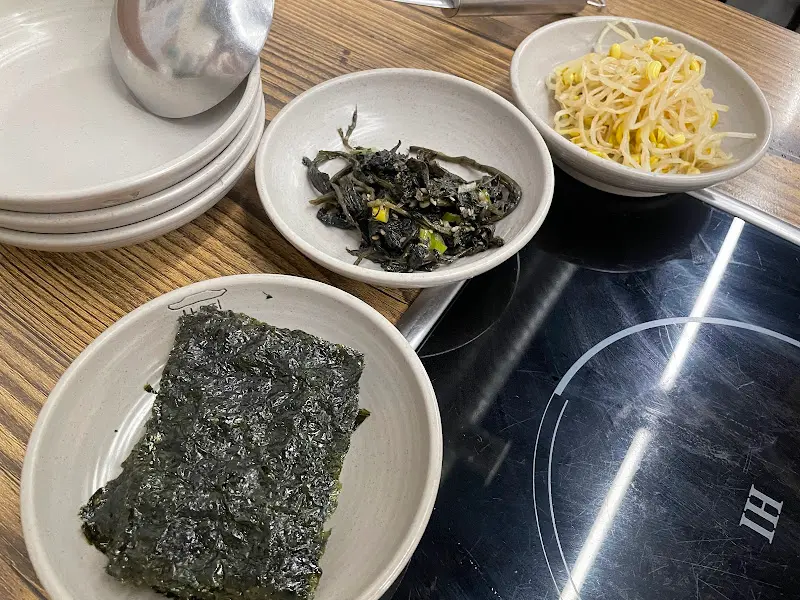 기본 반찬으로 제공되는 김