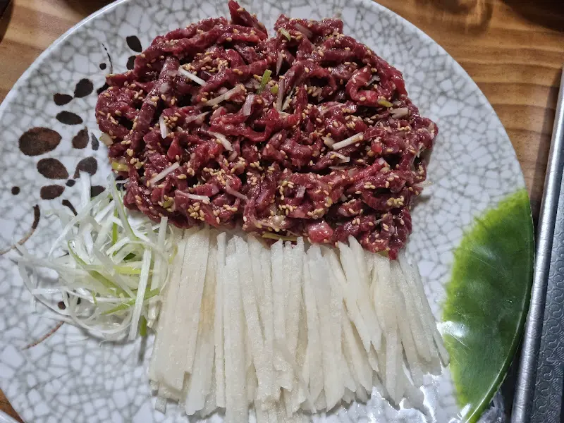 신선함이 느껴지는 뭉티기