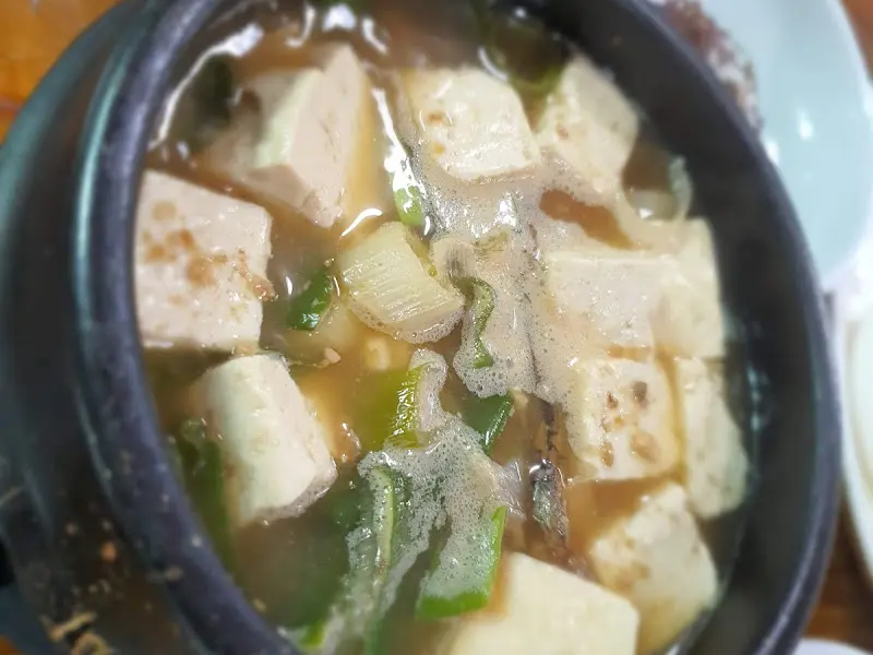 깊고 진한 된장찌개