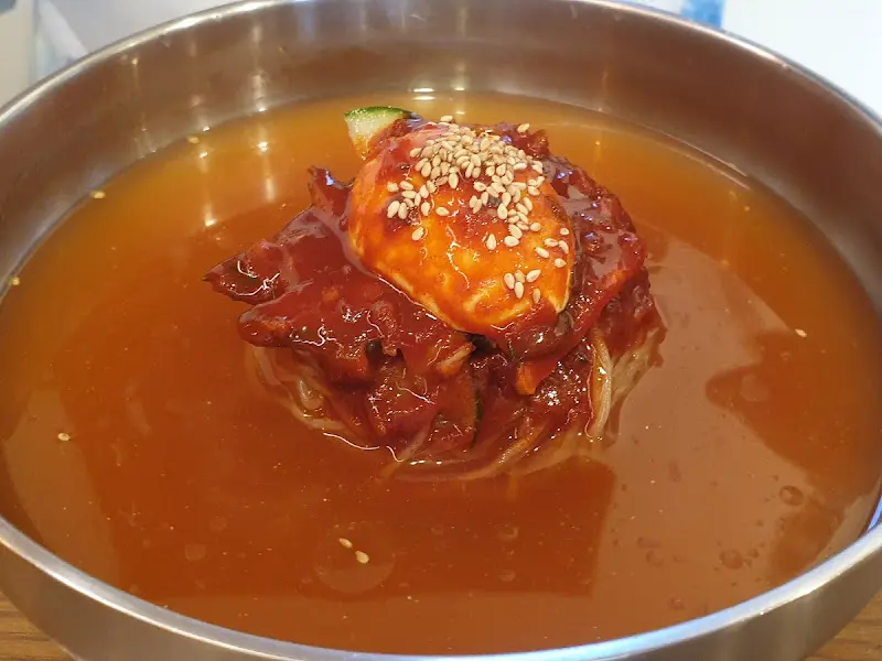 비빔냉면