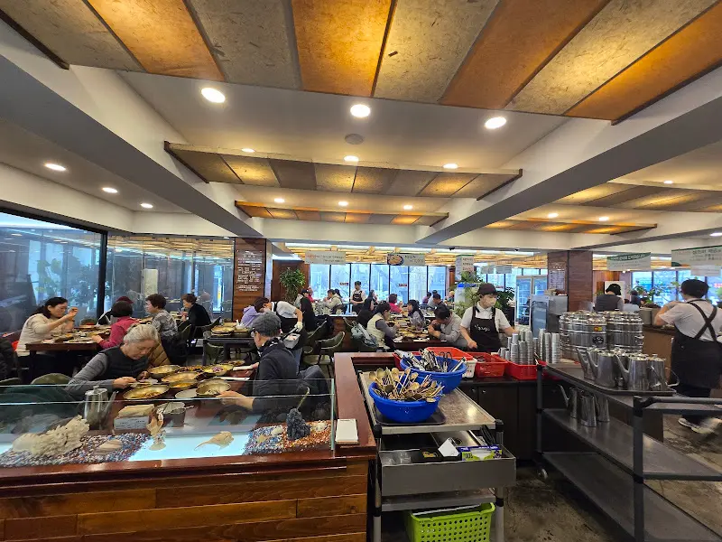 식당 내부 전경