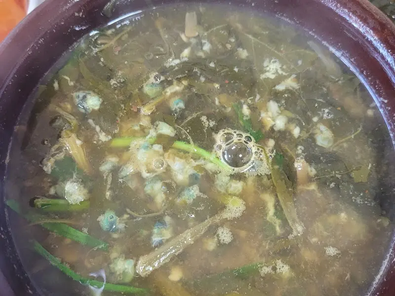 올갱이국 근접 사진