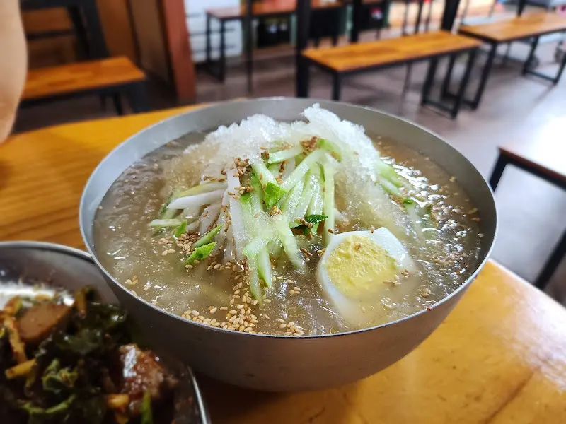 살얼음 동동 칡냉면