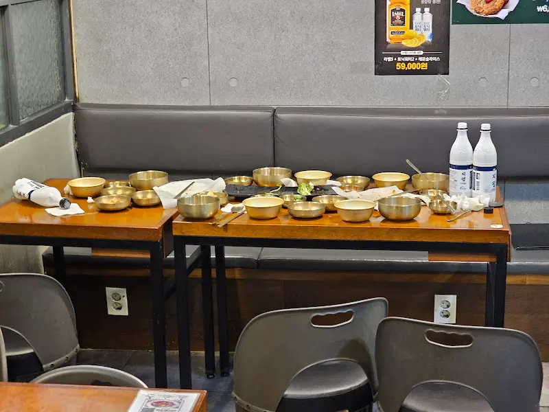 진주육회 테이블 세팅