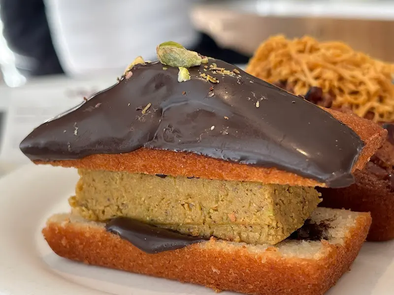 피스타치오 휘낭시에