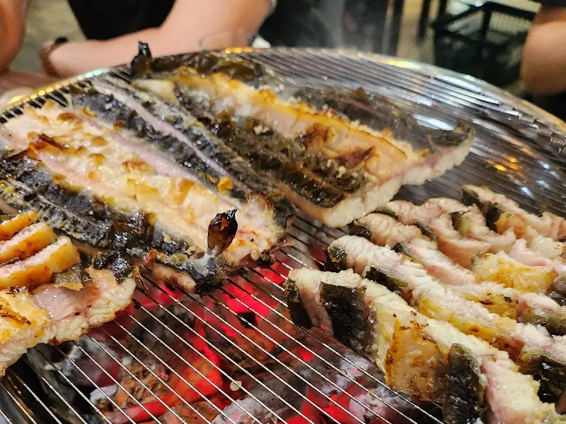 숯불 위 장어구이