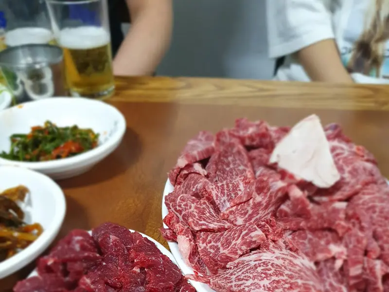 생고기와 밑반찬