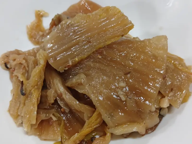 윤기가 흐르는 노각 무침